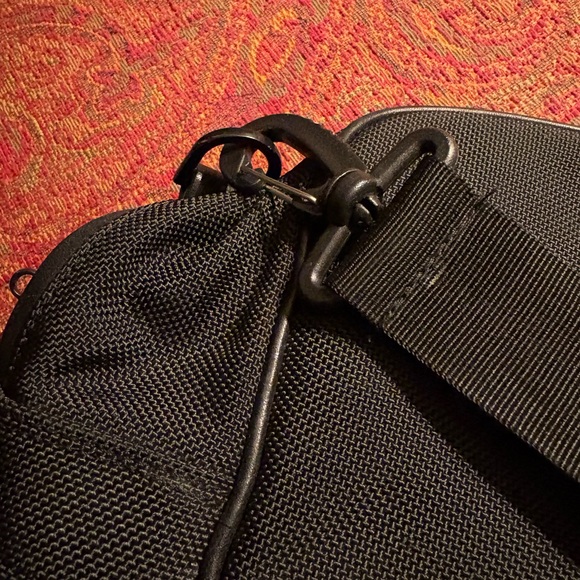 TUMI Black Leather Travel Bag - Picture 7 of 8